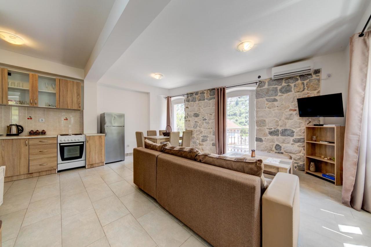 Happy Home Apartments Cattaro Esterno foto